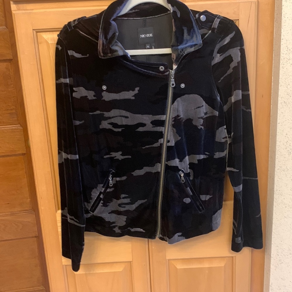 NWT | Nic + Zoe Camo zipped jacket - Velour - Size Medium
